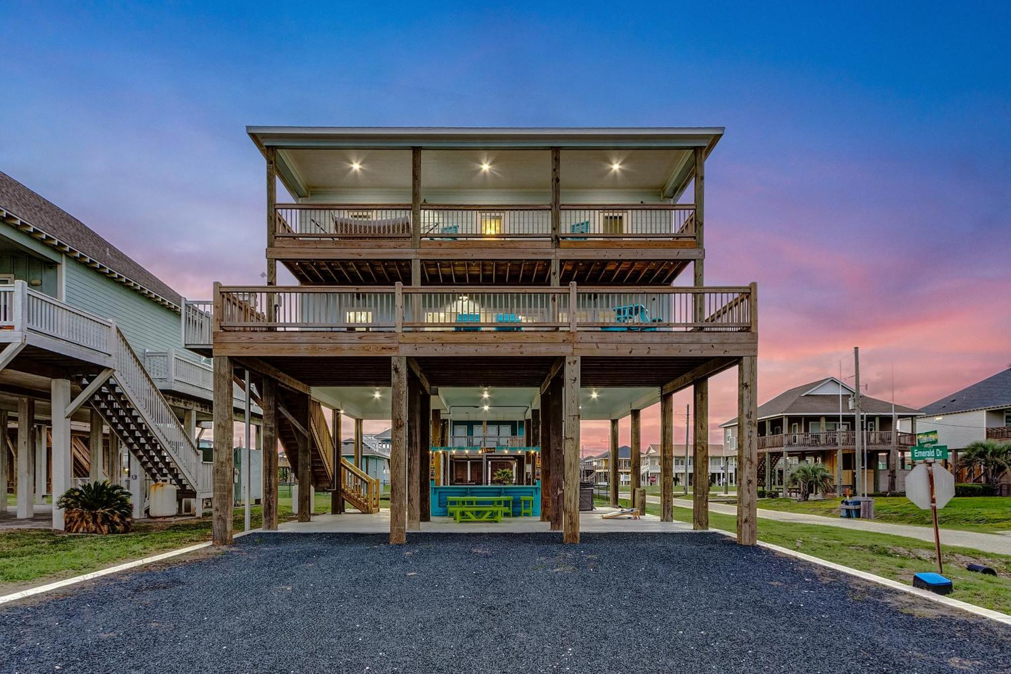 Beachfront - Hot Tub - Bbq - 14 Guests Bolivar Peninsula Экстерьер фото